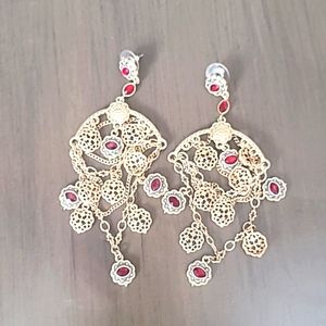 Womens Chandelier earrings.  OS. Gold and red color.